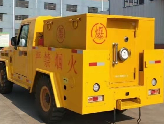 开鲁凯龙爆破器材运输车：保障爆破任务的安全运行